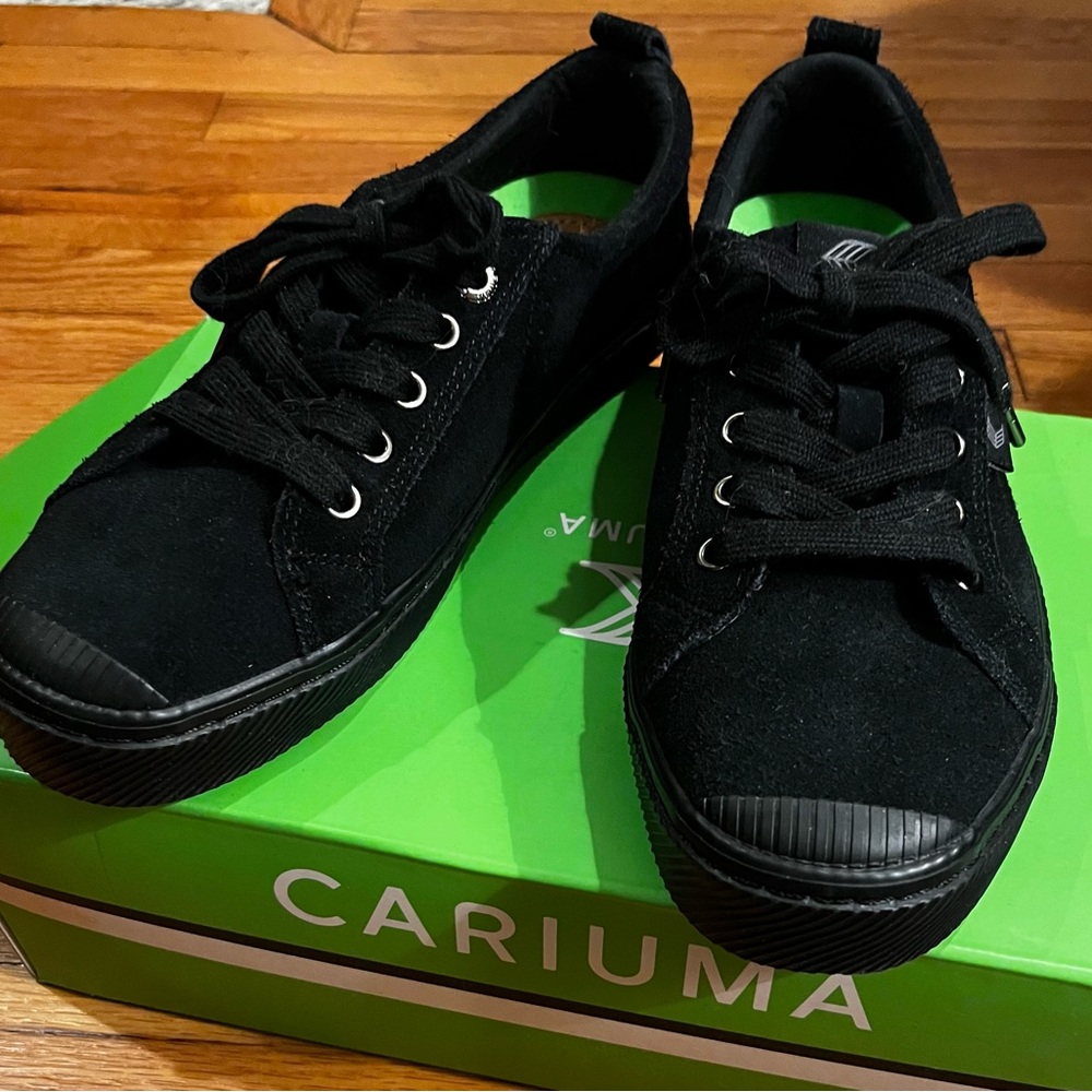 Cariuma OCA all black suede sneakers, NIB